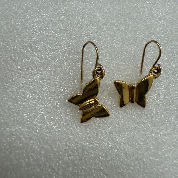 Small Butterfly on‎ hook drop earrings - Picture 2 of 5